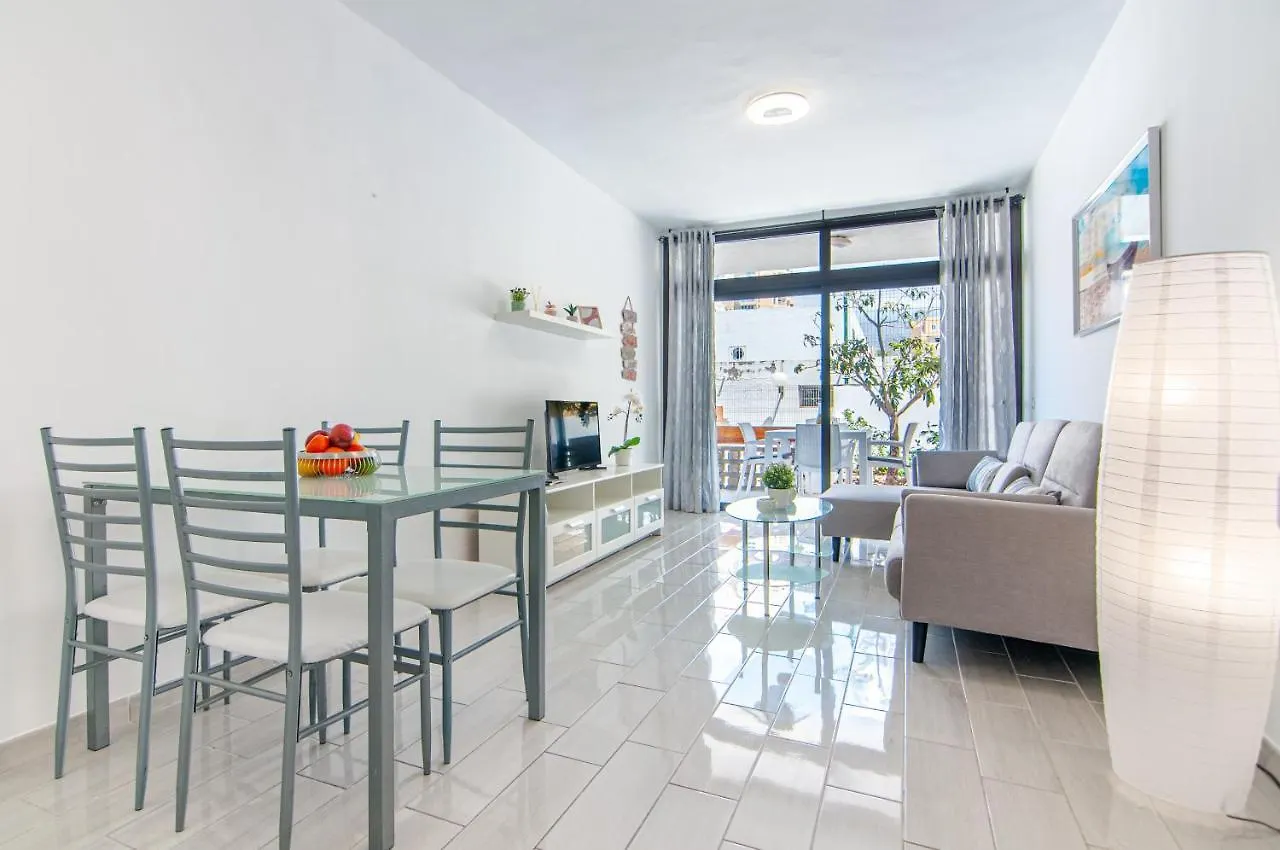 Central 2 Bedroom Apartment Playa De Las Americas