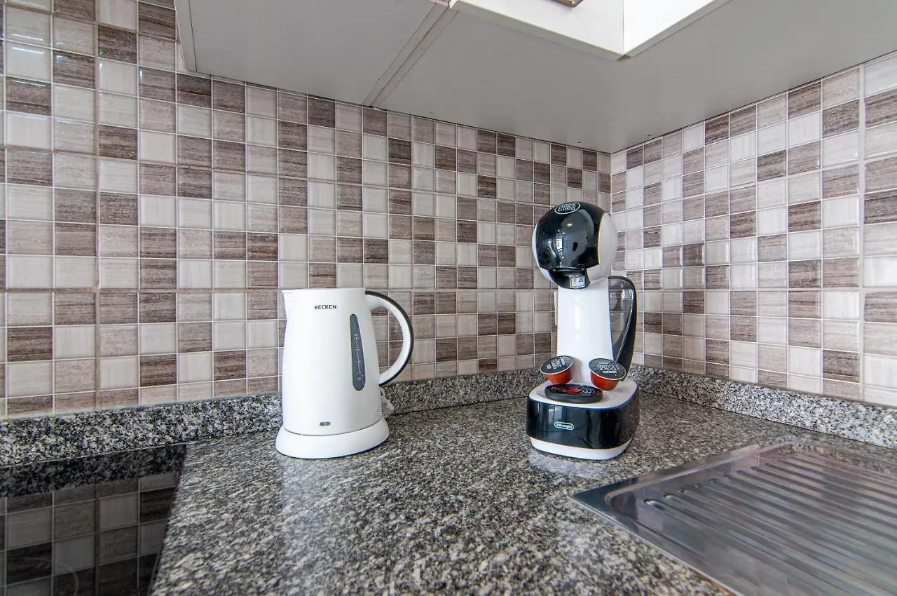 Central 2 Bedroom Apartment Playa De Las Americas 0*, Playa de las Americas (Tenerife)
