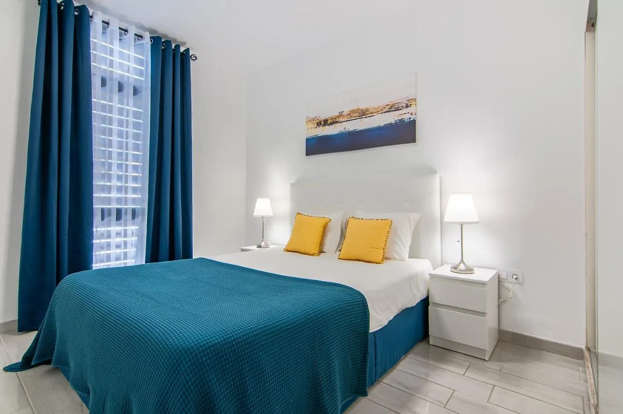 Central 2 Bedroom Apartment Playa De Las Americas Spain