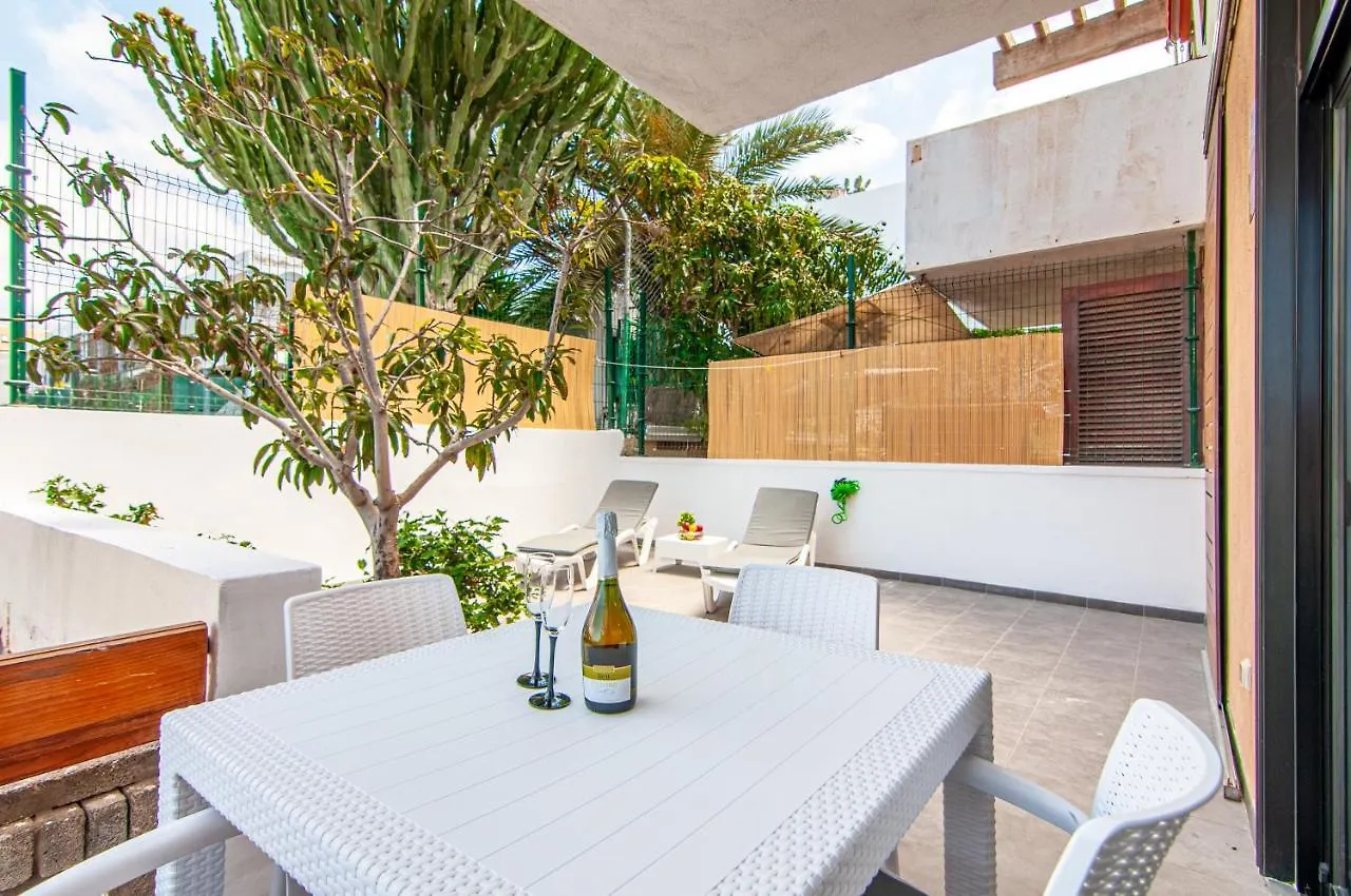 Central 2 Bedroom Apartment Playa De Las Americas