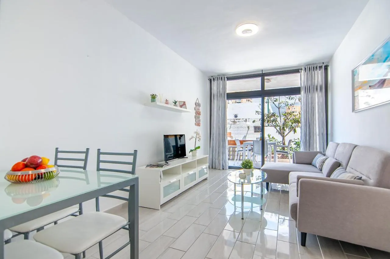 Central 2 Bedroom Apartment Playa De Las Americas 0*, Playa de las Americas (Tenerife)