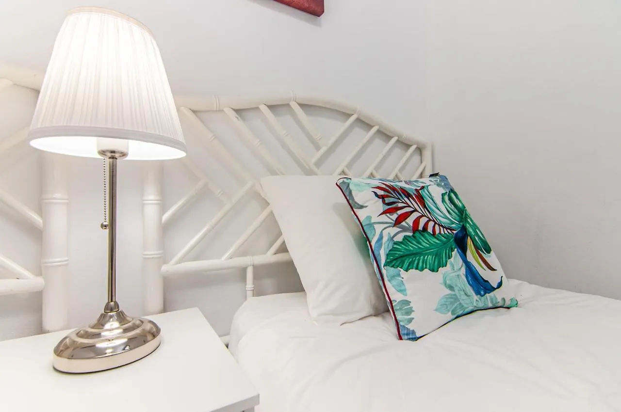 Central 2 Bedroom Apartment Playa De Las Americas Spain