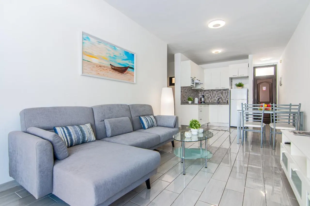 Central 2 Bedroom Apartment Playa De Las Americas 0*, Playa de las Americas (Tenerife) Spain