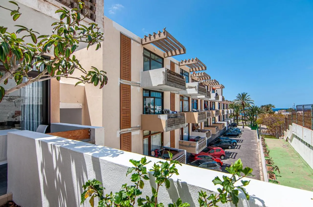 Central 2 Bedroom Apartment Playa De Las Americas Spain
